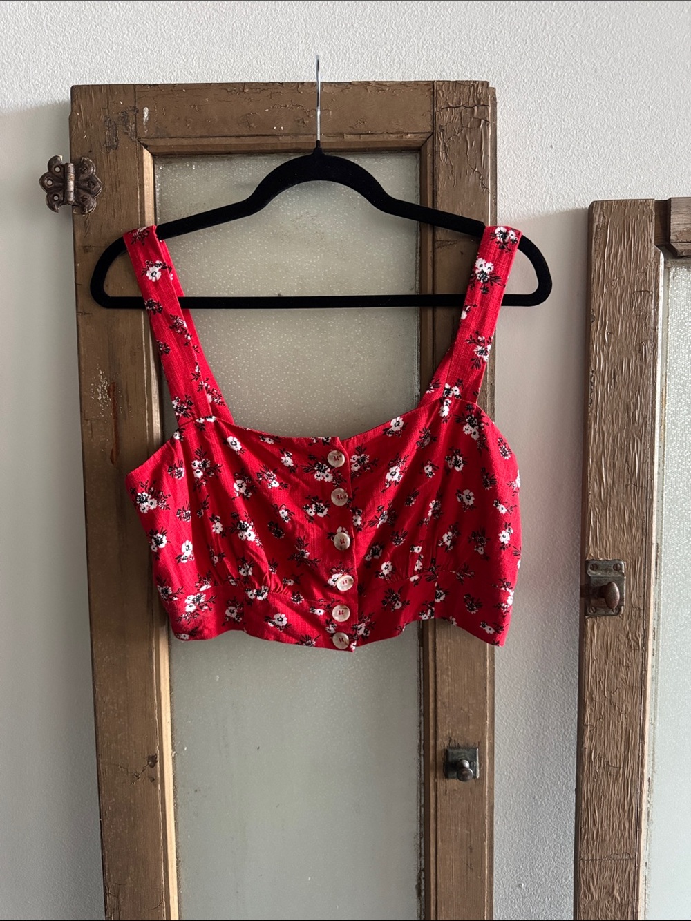 Sugarlips Red Floral Button-Front Crop Top